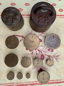 13 Gewichte aus Dänemark , 2 x Eisen , 1 x Messing Qvint , 10 x Messing Gramm - Bild 1 von 1