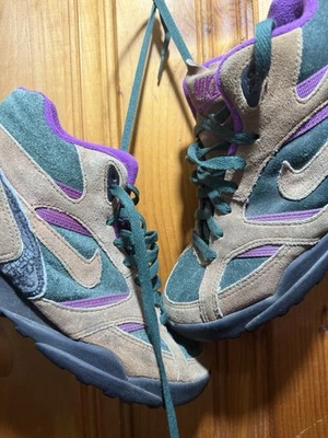 Botas de Senderismo Nike Caldera Años 90 De Colección Para Mujer Talla 7 Usadas en Excelente Condición Foto 1 de 4