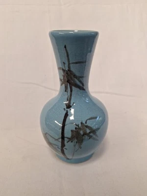 VINTAGE DECORATIVE POTTERY BUD VASE BAMBOO GRASS DESIGN BLUE TURQUOISE - image 1 of 4