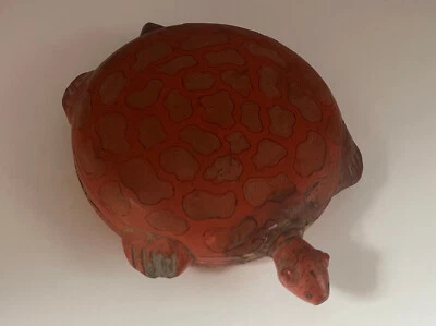 BOITE/ TORTUE EN BOIS LAQUE/ XX SIECLE - Photo 1/4