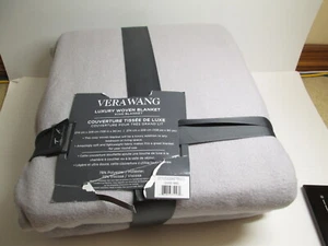 Nueva Manta Rey Tejida de Lujo Vera Wang 108""x90"" ~ Lavanda Ligera Nueva - Imagen 1 de 6