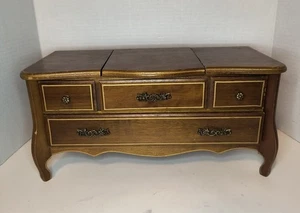 Portagioie musicale vintage in legno dipinto stile comò 3 cassetti Japan Works - Foto 1 di 11