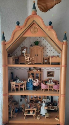 Wunderschönes Puppenhaus, Stadtpalais Bodo Hennig, vollmöbliert im Landhausstil - Bild 1 von 4