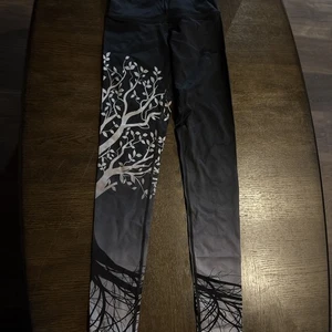 Noli Yoga Women's Tree of Life Leggings, Black/White, XS NWOT - Picture 1 of 7