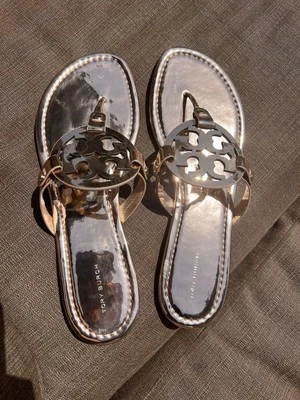 Sandália Feminina Tory Burch Miller Ouro Rosa Nova Na Caixa Tamanho 10 - Imagem 1 de 4