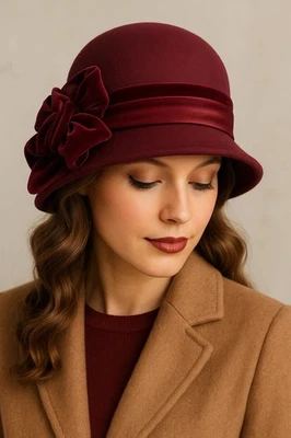 Betmar Nueva York 75 Aniversario Lana Cloche Sombrero Borgoña Terciopelo Arco 3896 Foto 1 de 4