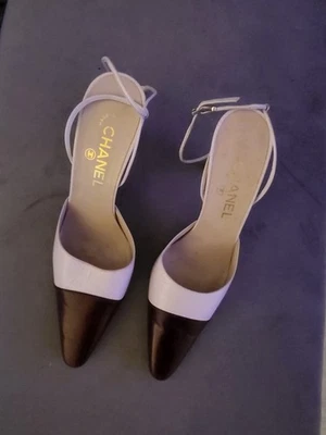 Clásicos Preciosos Vintage Chanel Tacones con Correa al Tobillo 39.5 Foto 1 de 4