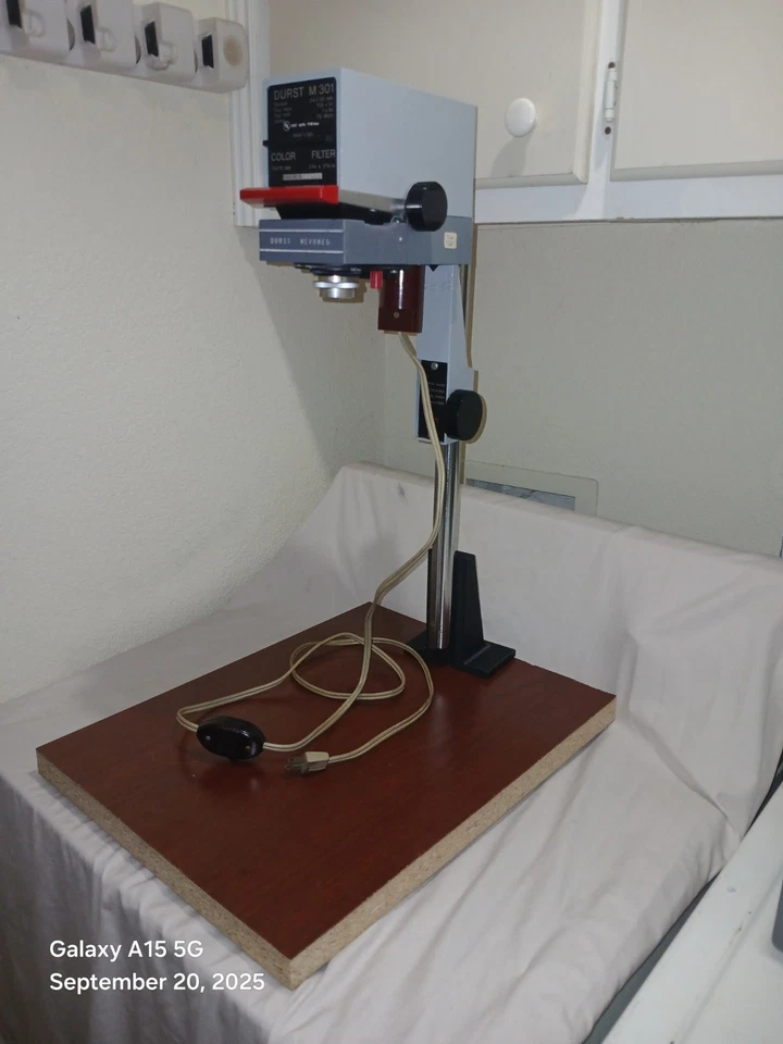 A Great Durst enlarger M301 Nevoneg 35 mm W/ Film Mask  Kodak  Contrast Filters - Image 1 of 4