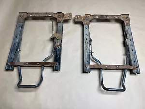Jeep Wrangler TJ 1997-2002 Driver & Passenger Front Seat Slider Bracket Set - Bild 1 von 2