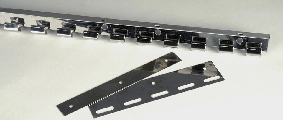 Supporto e Piastre Per Strisce Telo Pvc Trasparente, Profilo Gancera Inox - Immagine 1 di 1