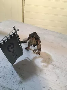 SPAWN Weapon Dark Ages Iguantus Flag McFarlane Original Figure Accessory 714 - Picture 1 of 12