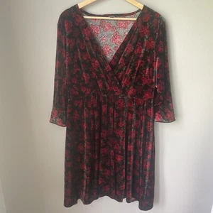 Torrid Floral Velvet Womens Dress Red Plus Size 2 Knee Length - Picture 1 of 6