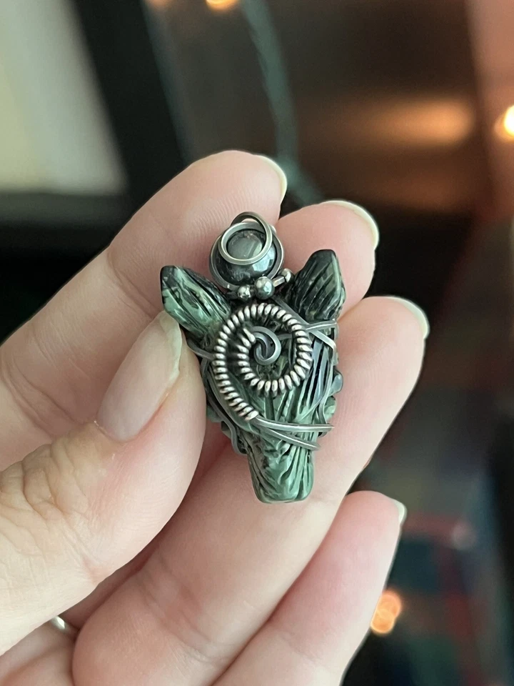 Kambaba Jasper Wolf en alambre de plata de ley envejecido envuelto Foto 1 de 4