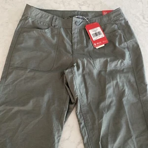 The North Face Hiking Capri Pants Lightweight Relaxed Fit Size 10 NWT - Picture 1 of 12