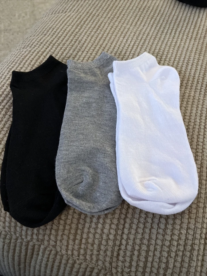 Juego de tres calcetines decorativos para mujer talla 4-10 totalmente nuevos Foto 1 de 1