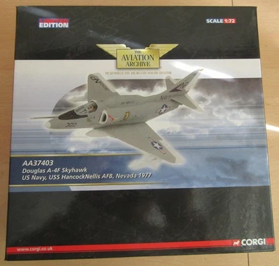 Archivo de aviación CORGI, 1:72, McDonnell-Douglas Skyhawk AA37403 Foto 1 de 4