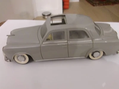 VOITURE GEGE 403 PEUGEOT  à pile GRISE avec toit ouvrant ech 1/18 - Photo 1/4