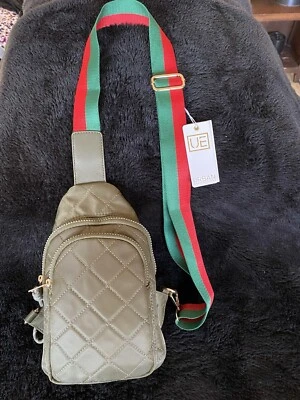Mochila Bandolera URBAN EXPRESSIONS Acolchada Nylon Nueva con Etiquetas ¡Con Clase! Verde oliva Foto 1 de 4