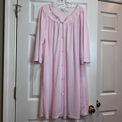 Bata Miss Elaine Classics L Rosa Nylon Bordada Manga 3/4 Botón Ligera Foto 1 de 4