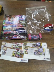 Atlanta Motor Speedway Advocare 500 Labor Day 2012 Diecast Car 1:64 Tickets Book - Foto 1 di 12