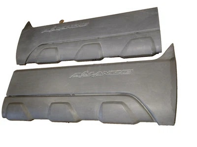 Gray 2002 Chevy Avalanche Front Door Panel Molding Trim Set 15086535 15086536 - Imagem 1 de 4