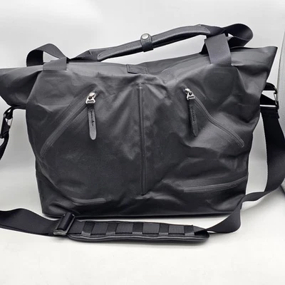 Nike Negro Formflux Negro Costura Cinta Impermeable Gimnasio Bolso de Mano Cuero Foto 1 de 4