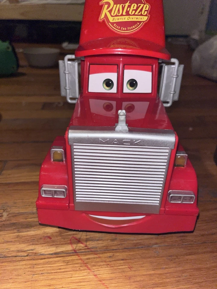 Cabeza de Mack de la película de coches la pista no incluida Foto 1 de 3