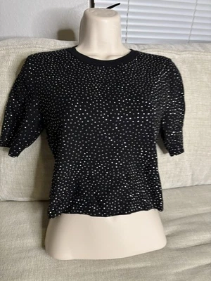 Top corto Alice + Olivia plateado adornado con tachuelas tejido negro manga corta M Foto 1 de 4