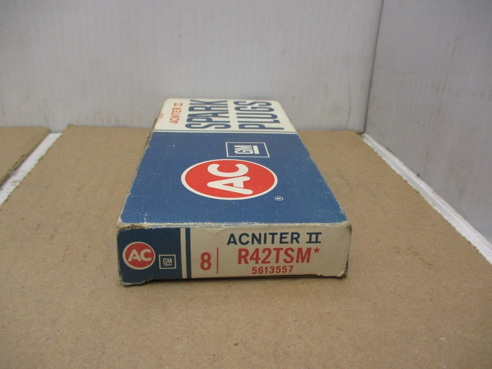 7 NEW OLD STOCK AC SPARK PLUGS R42TSM 5613557 - Image 1 of 1