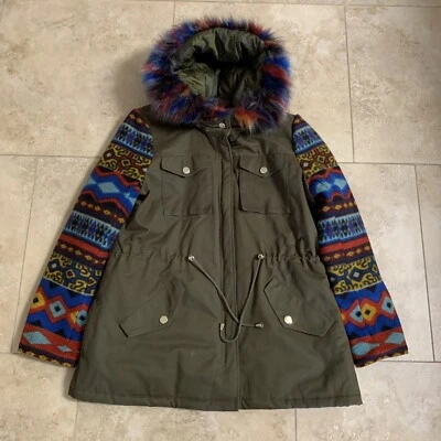 NEW YORK & CO Chaqueta con Capucha Carga, Forrada, Mangas de Lana, Piel Sintética en Capucha, Talla L Foto 1 de 4