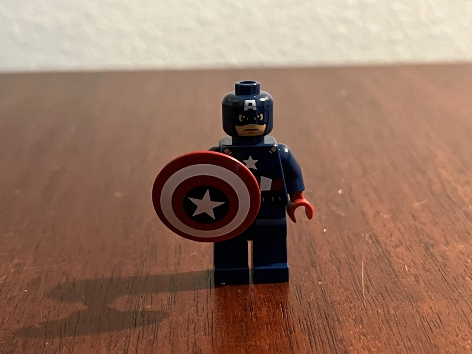 Lego Marvel Captain America Minifigure - Image 1 of 1