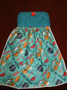 Asciugamano da appendere estivo BBQ divertente cucina porta forno lato piscina barbecue ribaltabile sorso ripetizione  - Foto 1 di 1