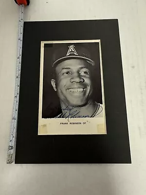 Tarjeta de colección firmada por Frank Robinson Auto Matted Team edición 3x5 California Angels Foto 1 de 4