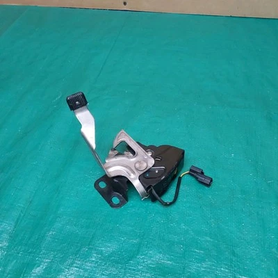 Conjunto de pestillo de bloqueo de capó Honda Odyssey 2005-2007 OEM 74120-SHJ-507 Foto 1 de 4