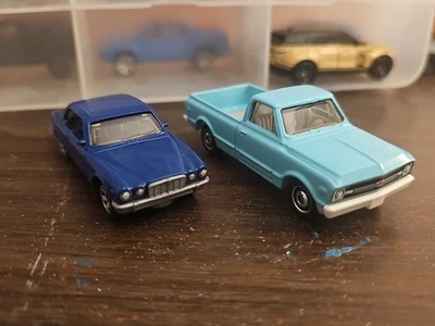 Matchbox Diecast 2 件装捷豹 XJ6C 和雪佛兰 C10 — 第 1/4 张图片