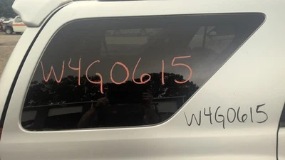 Cuarto de vidrio usado para: Toyota 4 Runner R 2006 con tinte de privacidad grado derecho Foto 1 de 4