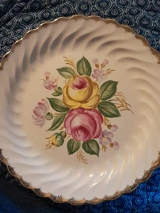 Royal China Warranted 22 K Gold 10.5 Inch Dinner Plate Quban Royal Replacement - Picture 1 of 5