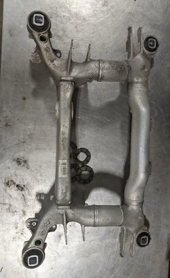 BMW 525I E60 2007 OE SUSPENSIÓN TRASERA TRAVESAÑO K SUBCHASIS 33-31-6-770-828 4N Foto 1 de 4