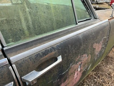 Lincoln Continental 1961 1962 1963 1964 puerta delantera lado del pasajero moldura de pico Foto 1 de 3