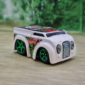 Hot Wheels Dairy Delivery Van Diecast Model Car 1/64 (59) Excellent Condition - Picture 1 of 6