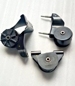 Suitable Suzuki FIT Alto 2009-14 Engine mount set - Picture 1 of 19