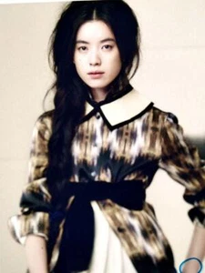 Han Hyo-Joo Autographed Oversized Photo...Han Hyo-Joo...Spring Waltz... - Picture 1 of 4
