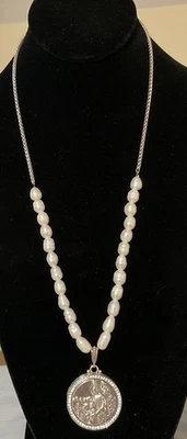 COLLAR MEDALLÓN ÁNGEL GUARDIÁN ARTE BRIGHTON ELEGANTE ATURDIDOR NUEVO CON ETIQUETAS PRECIO DE VENTA SUGERIDO POR EL FABRICANTE: $178 Foto 1 de 4