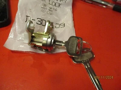 TOYOTA CAMRY 1992-1996 --NUEVO - CERRADURA CILINDRO PUERTA - LADO DERECHO Foto 1 de 2