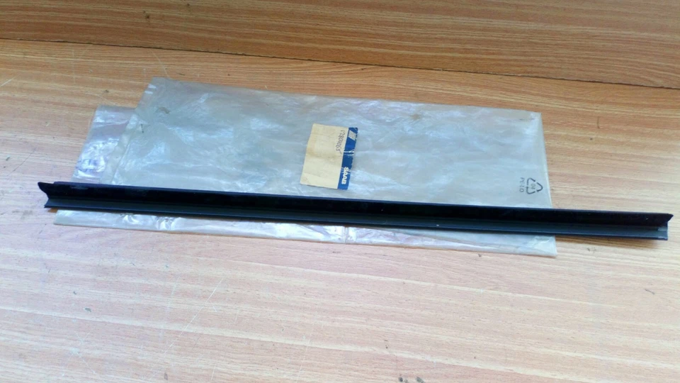 Window Seal Rear Left Inner for Saab 9-3 9440 12804065 OEM - Изображение 1 из 1