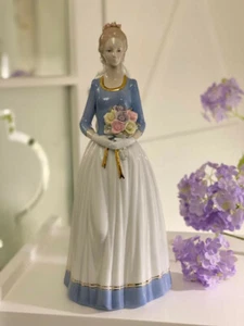 Porcelain Figurine Girl W a Bouquet Statue Sculpture 12" MADE IN CZECH REPUBLIC - Picture 1 of 3