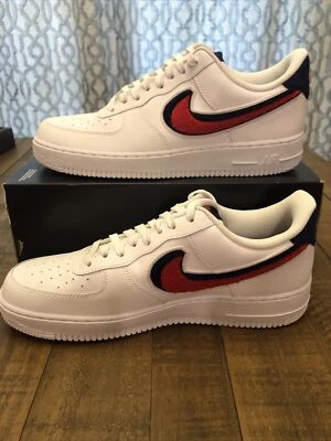 Nike Air Force 1 '07 LV8 "Chenille Swoosh" Rojo Blanco Azul 823511-106 Para hombres 11.5 Foto 1 de 4