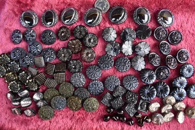 100 pcs LOT OLD CZECH RARE VINTAGE GLASS BUTTONS 1930´s ART-DECO - Image 1 of 2
