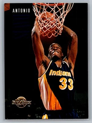 1994-95 SkyBox Premium #65 Antonio Davis - Image 1 of 2