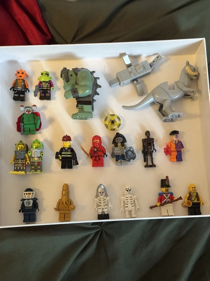Lote de minifiguras LEGO originales vintage (16 minifiguras y 3 animales) Foto 1 de 4